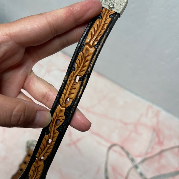 Sold Justin tooled leather Bonnie brown belt sz 28 - Picture 4 of 7